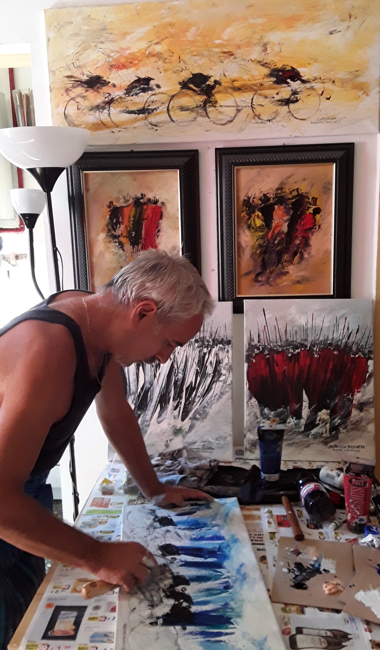 Roberto Sironi nel suo atelier